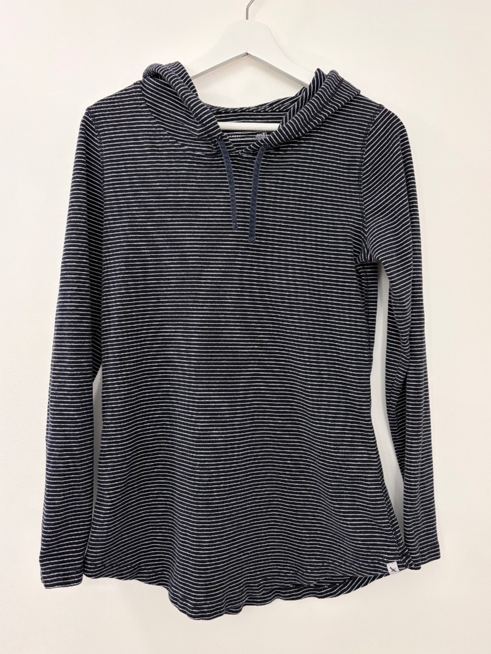 Eddie Bauer long sleeve hooded t-shirt black and white striped